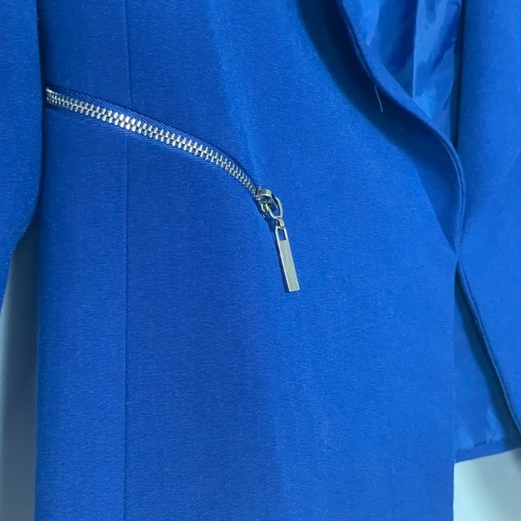 Tahari Sapphire Blue Blazer, size 8. - Picture 2 of 8